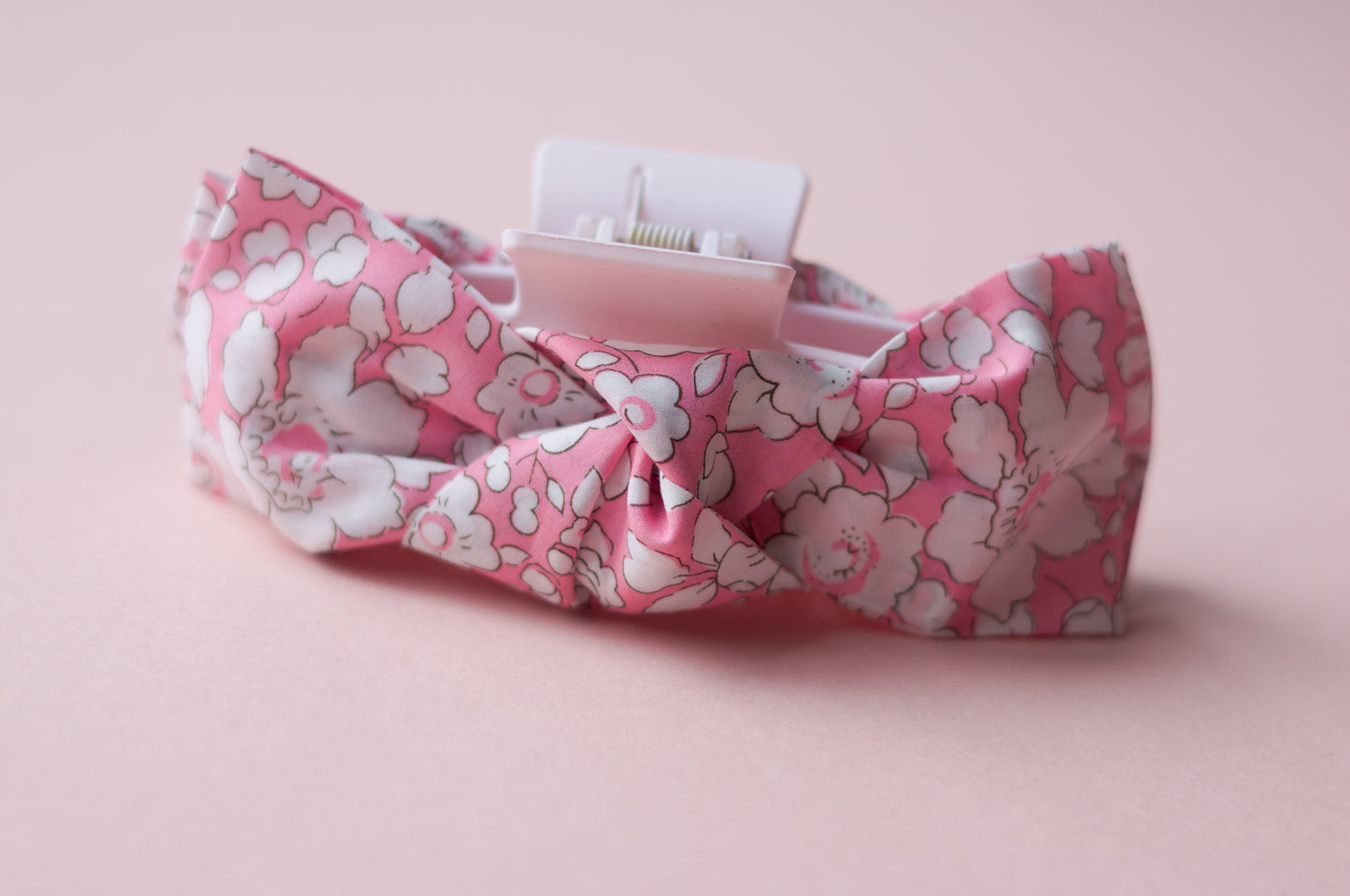 Liberty Pink Claw Clip Bow
